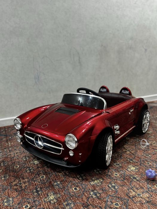 Детский электромобиль Mercedes.