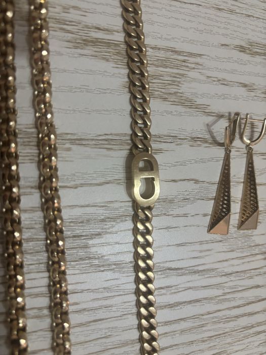 Золота 99 доллар за грамм 585 проба  тилла сотилади 1 грами 100 долла