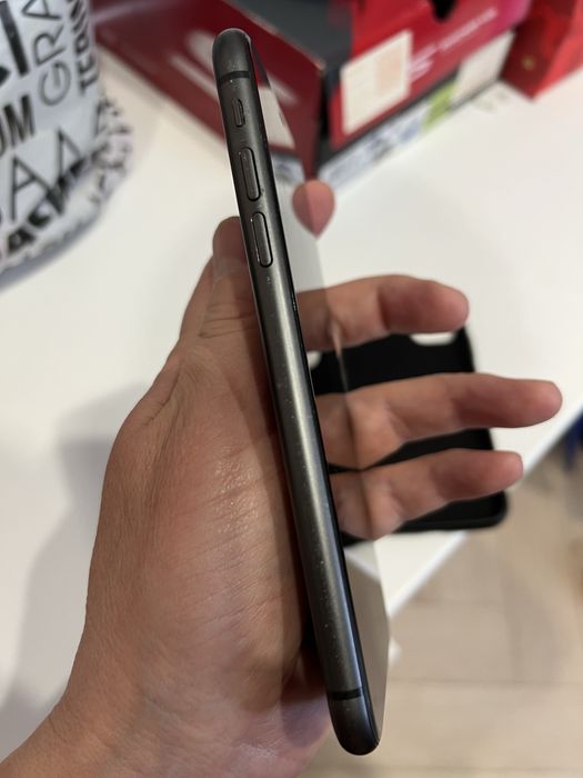 Iphone 11 на 128г