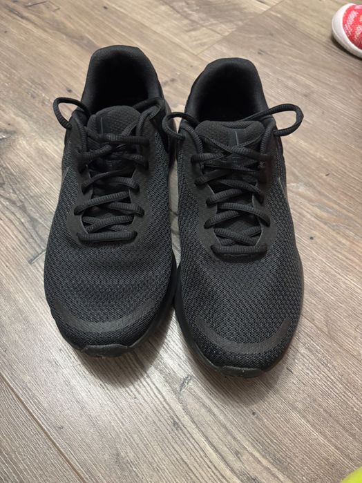 Маратонки Nike .