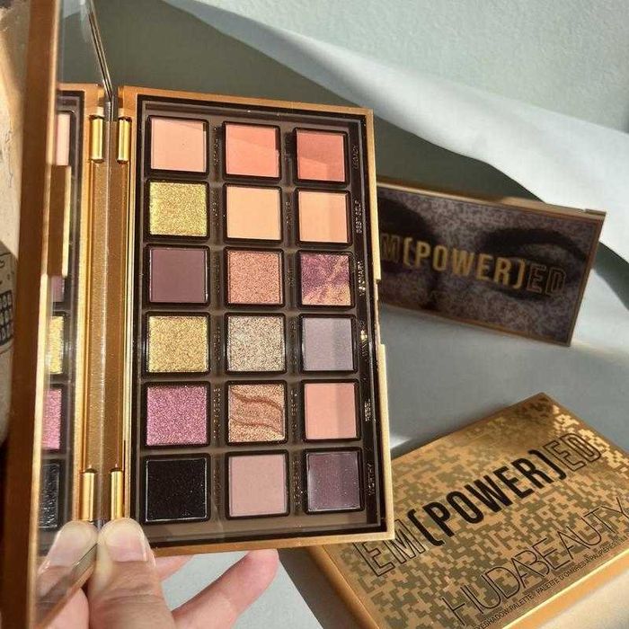 Палитра сенки Huda Beauty Empowered Eyeshadow Palette. Оригинал. Нова!