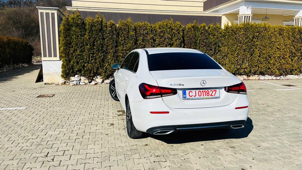 vand mercedes A250E sedan 2021