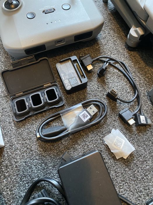 Drona DJI Air 2 Fly More Combo