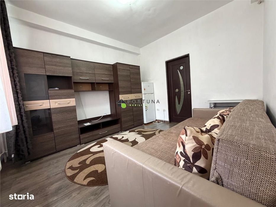 Garsoniera mica, cu baie proprie, de inchiriat, in Astra