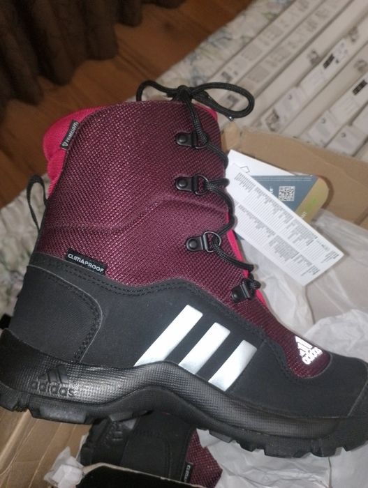 Туристически обувки - маратонки - боти Adidas 37 н - нови.