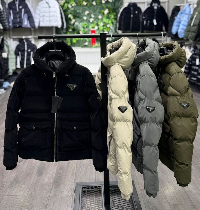 Geaca de iarna cu gluga P R A D A