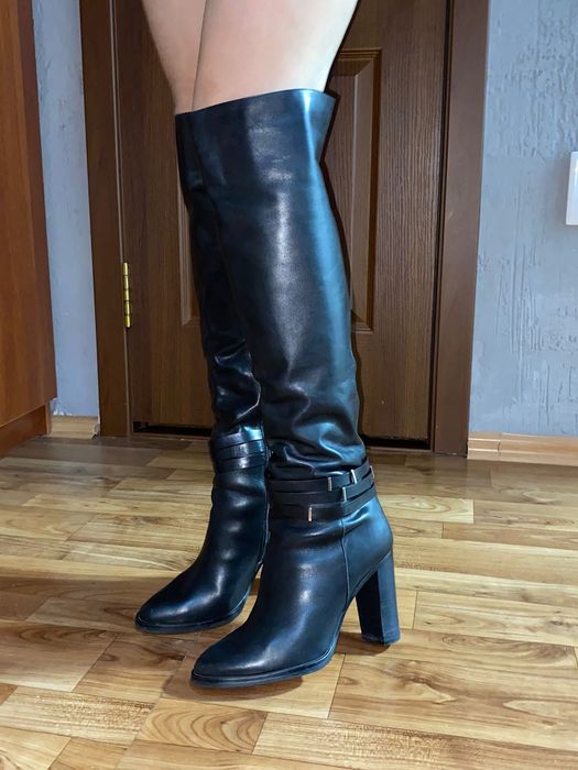 Продам женские сапоги