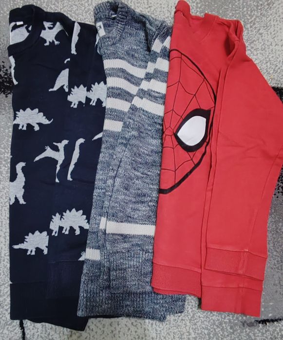 Lot bluze cu maneca lunga marime 128-134 cm