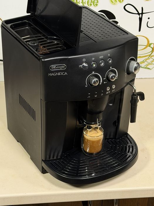 Кафемашина кафе автомат delonghi magnifica с гаранция