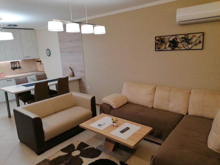 Дава се под наем Двустаен апартамент в Варна, м-т Траката - 60 кв.м за 511 € - Снимка #1