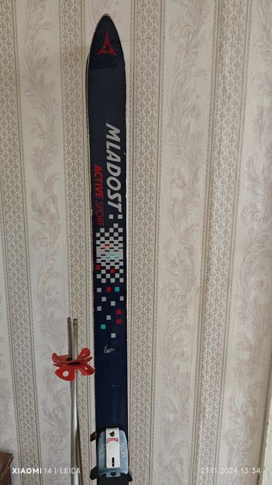 Продаются горные лыжи