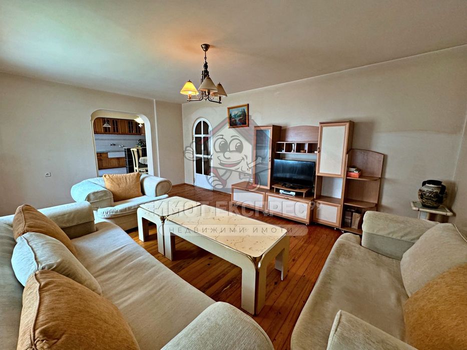 Продава се Етаж от къща в Асеновград - 178 кв.м за 675 €/кв.м - Снимка #2