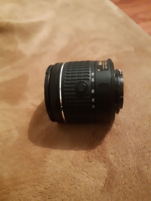 Продам объектив Nikon 18-55mm