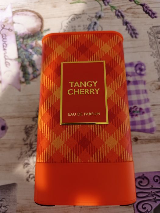 Продавам този парфюм само пробван. От Англия закупен 
Flavia Tangy Che