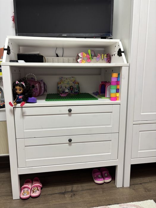 Set comoda (masa de infasat) + dulap haine