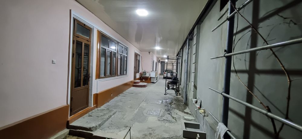 Уй сотилади, 2.3 сотих, 5 хона, 2 санузел, ошхона