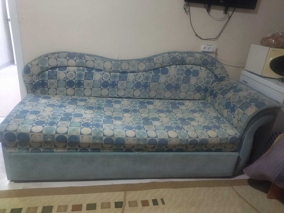 Продам диван и шкаф