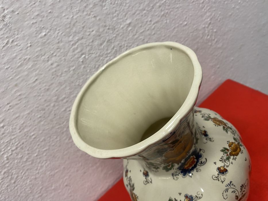 Холандска порцеланова ваза на делфт