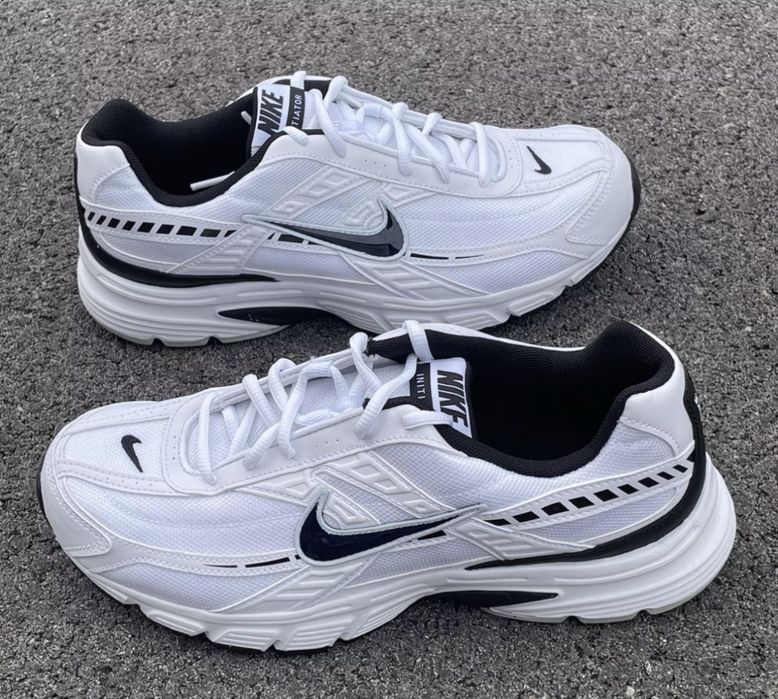 Продам кроссовки Nike Initiator