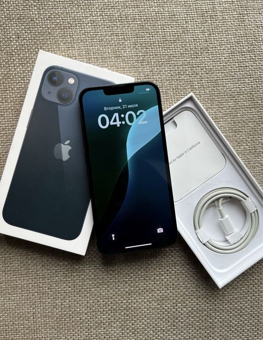iPhone 13  128ГБ  ИДЕАЛ