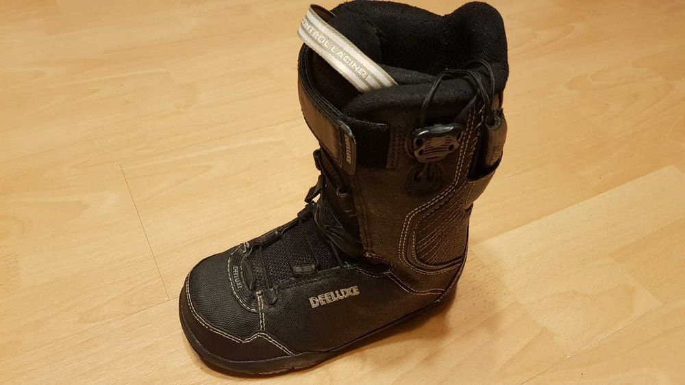 Booti 34-35 si legaturi Flow snowboard copii - stare foarte buna