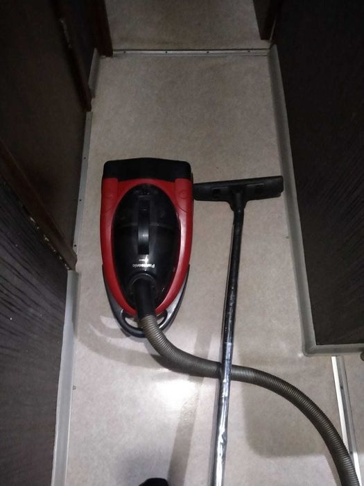 Пылесос "Panasonic" 1600 Вт с режимом выдува