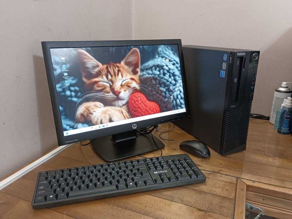 Настолен компютър Lenovo ThinkCentre M82