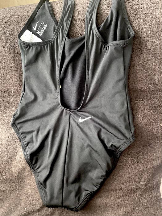 Нов бански Nike