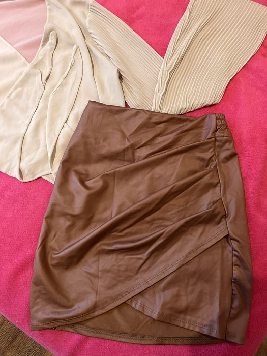 Кафиява кожена пола