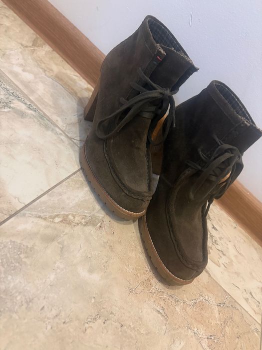 Боти ест.велур на Tommy Hilfiger