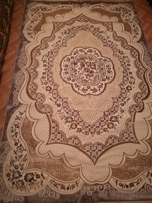 Ковер. Продам. Размер 2 на 3 метра.