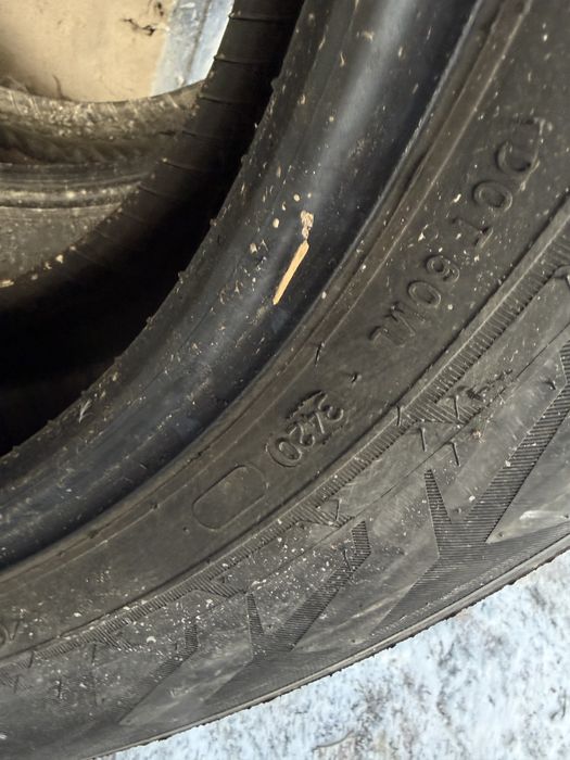 Продам резину 235/60/18