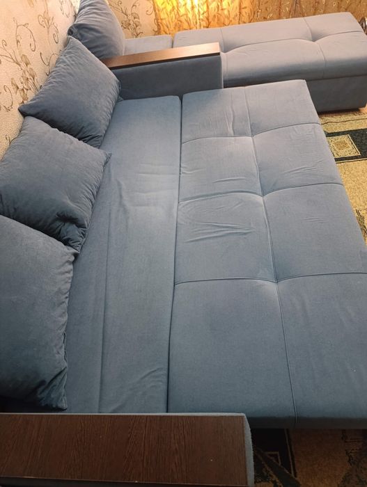 Срочно диван угловой