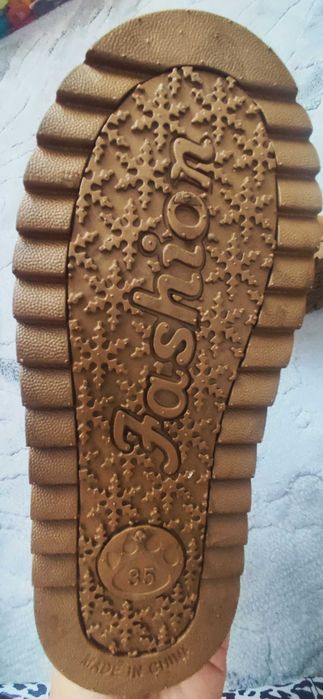 Чисто нови  ботуши