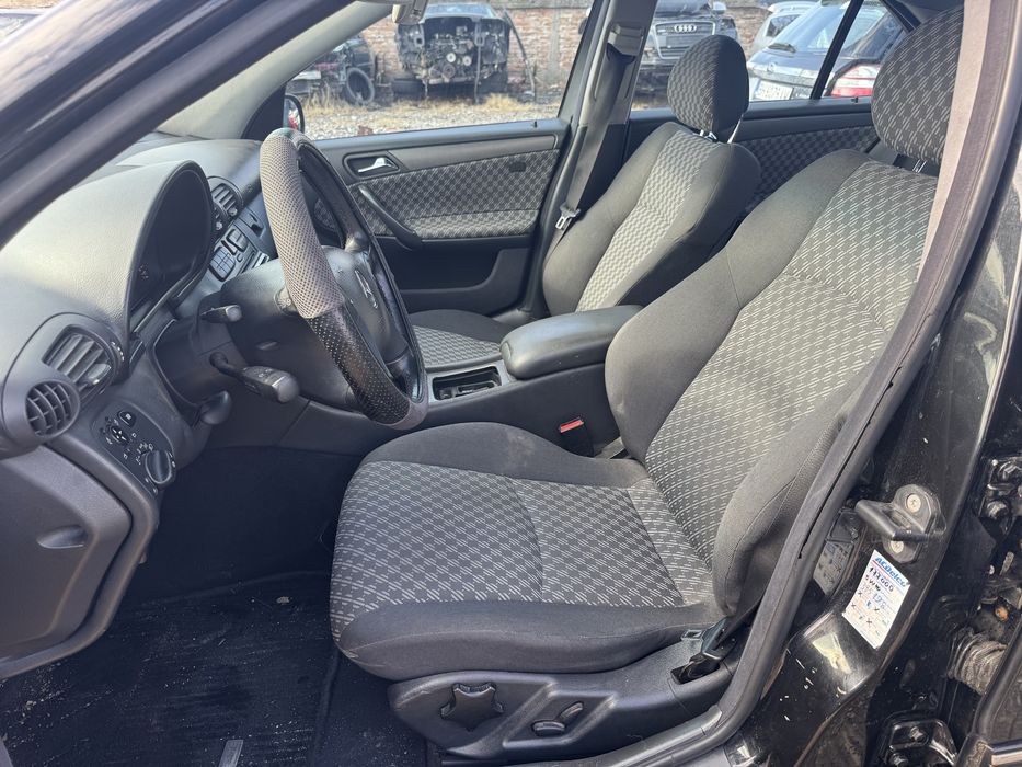 Мерцедвс w203 2.2 дизел 6 ск само на части