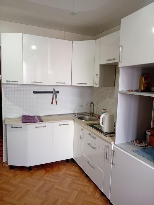 Сдаётся 1 комнатная кв. на длительный срок 80к+ком.усг БУХАР.Жырау250.