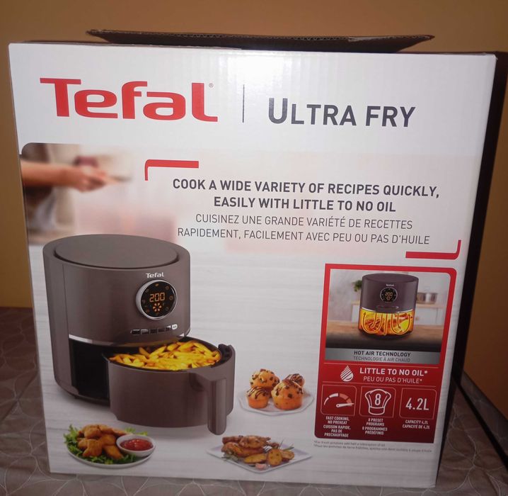 Фритюрник с горещ въздух Tefal EY111B15 Ultra Fry Digital.