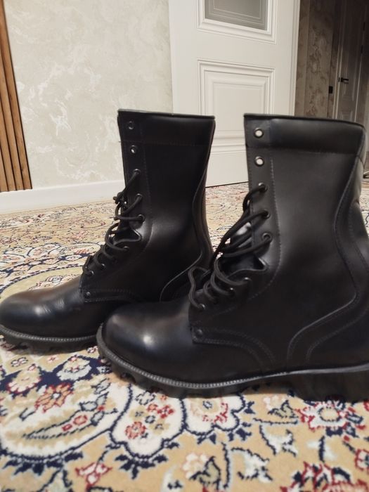 Черные кожаные берцы