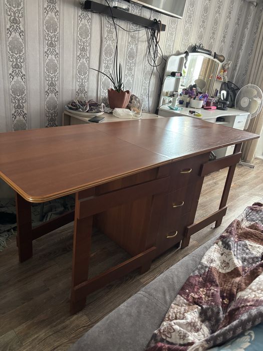 Письменный стол
