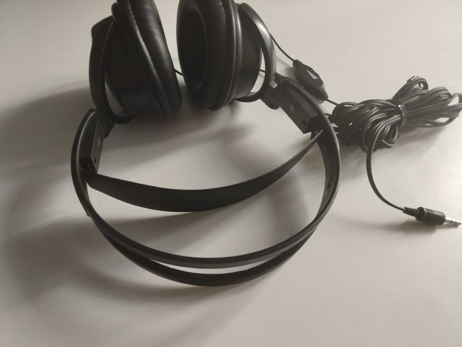 оригинални немски големи професионални слушалки за дисководещ
