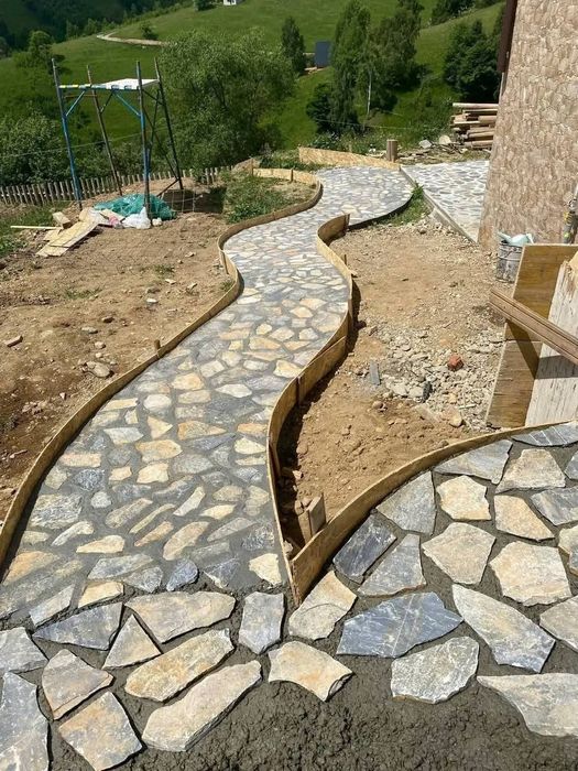 Piatra naturala de munte. Piatră mare pentru pavarea curții