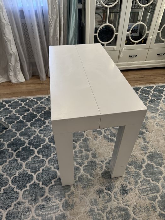 Продам раздвижной стол белый