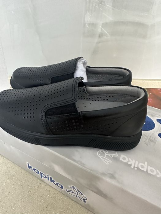 Продам детскую обувь