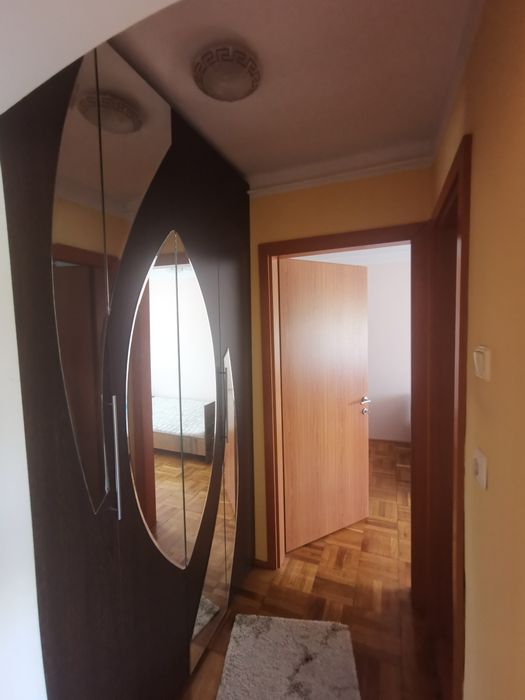 Inchiriez Ap 2 camere zona Podgoria