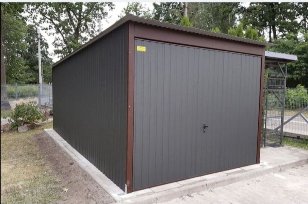 Garaje auto case modulare din panouri sandwich