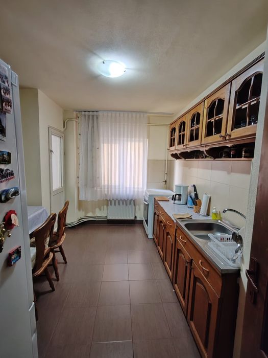 Vând apartament 3 camere