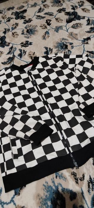 Зипка сотилади,холати топ тоза