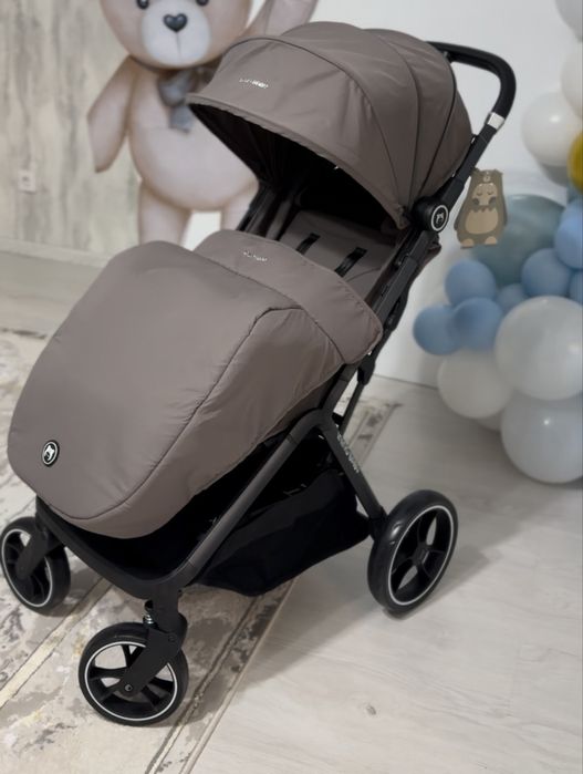 Продам прогулочную коляску