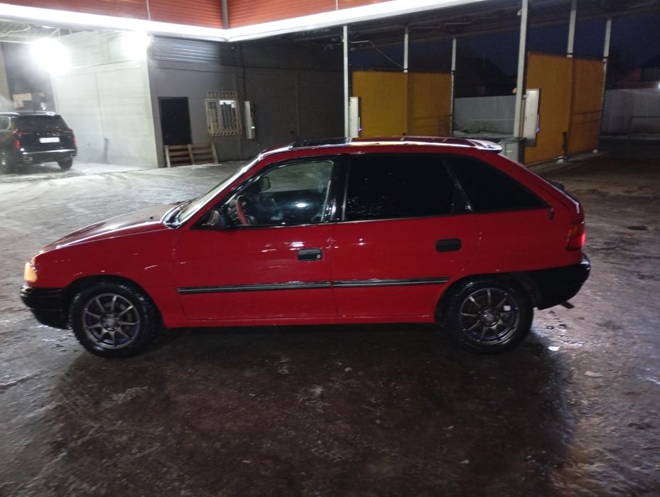 Продам Опель астра 1.8