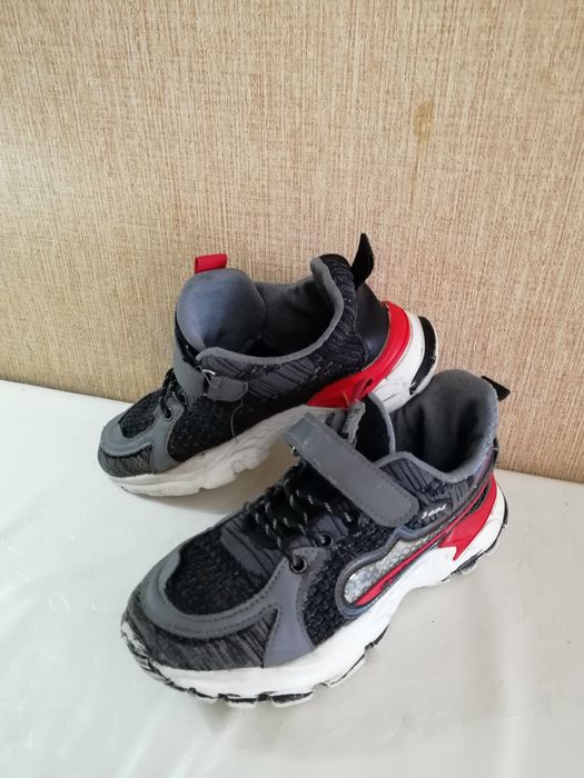 Продам детскую обувь,недорого.